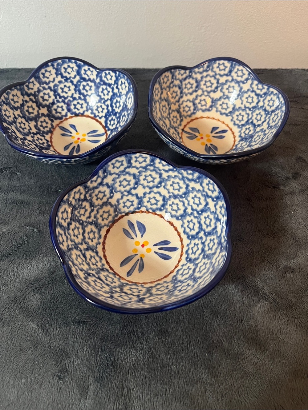 Temp-tations set of 3 dip bowls small bowls Old World blue kitchenware cookware